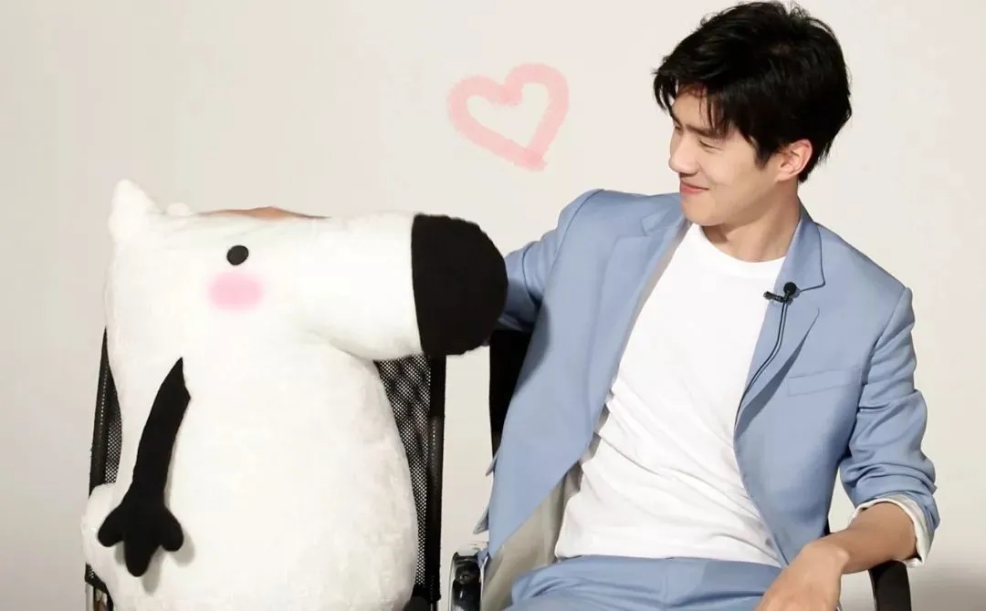 1594370301799882.jpg 人偶服定制